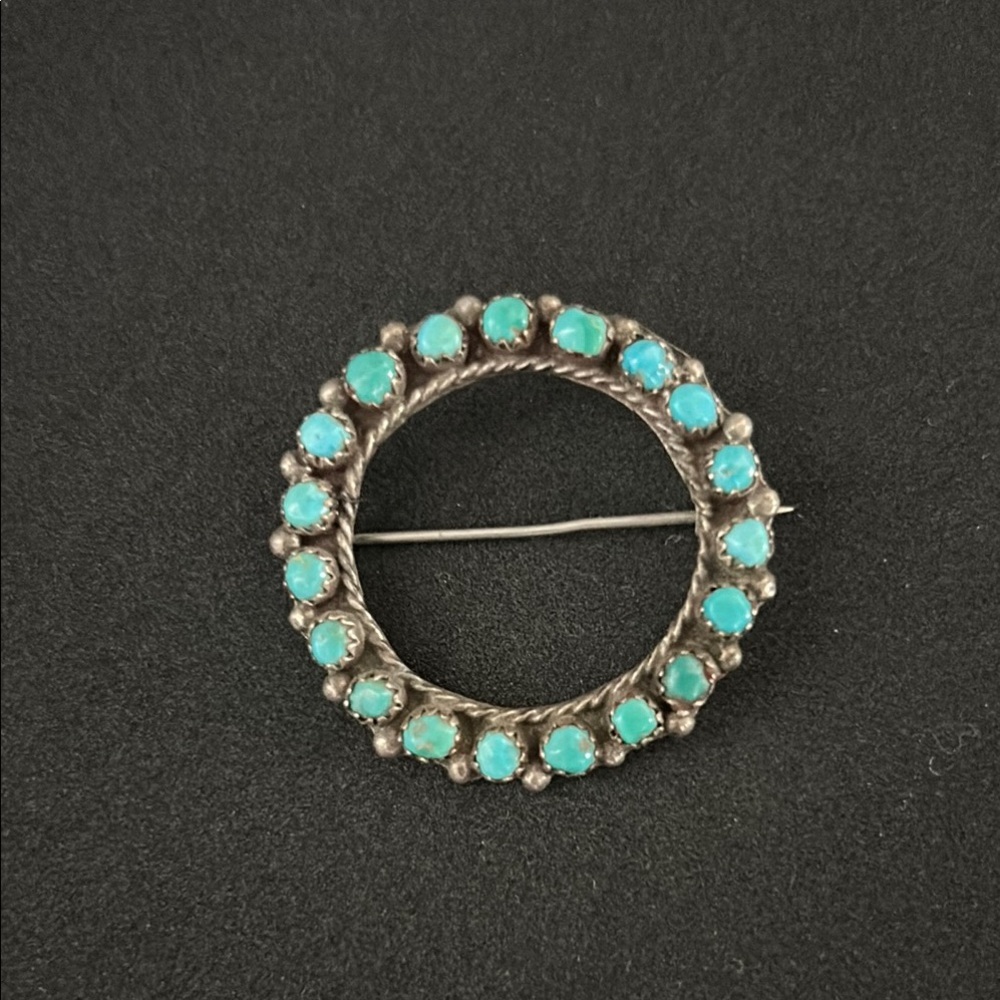 Vintage Native American Zuni turquoise/sterling silver brooch.